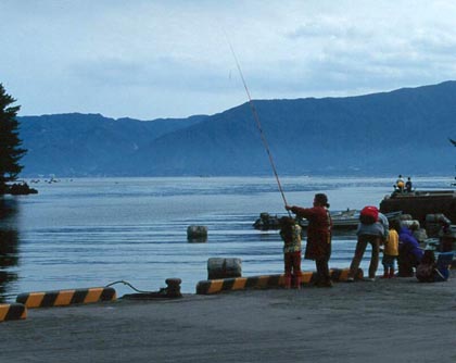 Family fishing, island of Sakurajima